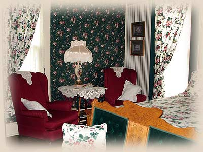 Redbud room, queen bedroom