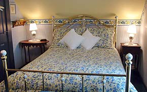 Yellowwood room, queen bedroom